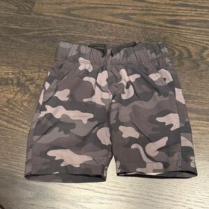 Old Navy boys Camouflage Patterned Shorts XS